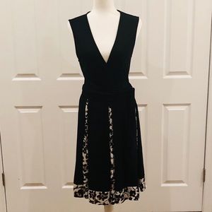 Diane von Furstenberg 100% silk wrap dress